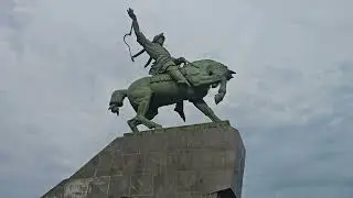 Памятник Салавату Юлаеву герою башкирского народа, дни которого праздновали в эти дни