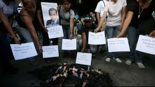 Guatemalans Request Resignation of President and Justice for 38 Killed in Fire
