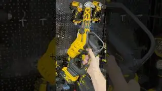 Пила DEWALT DCMPS520