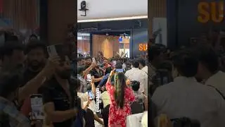 Chiyaan Vikram Mass Entry 🔥🔥 At Lulu Mall Trivandrum 🔥 #chiyaanvikram #trivandrum #shortvideo