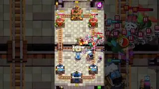 Diamond Pass Player Vs Free To Play 🥺 In Clash Royale #shorts