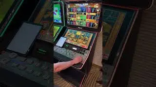 Isaich constantly wins in a real casino #casino #casinoluck #slot #hugecasinowins