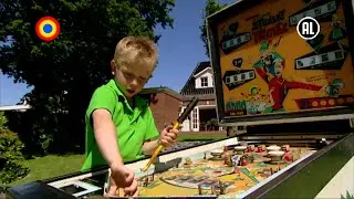 Heel veel draadjes, lampjes en schroefjes  | UIT-ME-KAAR | Kindertijd KRO-NCRV