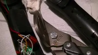 Cheap and possible deathtrap rechargeable flashlight guts/teardown