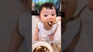 Nyam makan dulu #ameena #attahalilintar #aurelhermansyah #makan #nyamnyam #enak #lucu #baby #bayi