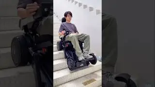 Un fauteuil roulant adapt&eacute; aux escaliers