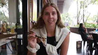 We Tried Malaysian Food in Jakarta?! 😲 (PappaRich is a MUST-TRY!)