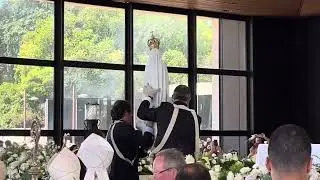 Fatima, 13.07.2024. Wniesienie figury Matki Bożej na miejsce objawień.
