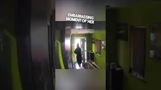 Она упала прямо перед этим водителем-доставщиком 😂
