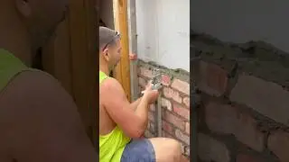 Controversial opinion. You should use a level when installing brick ties 😮&zwj;💨#bricklaying