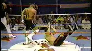 Bruce Hart & Brian Pillman vs Des Fosses Brothers