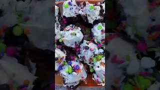 Decorate Cupcakes with the Sprinkle Fountain Birthday Candle!