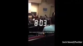 Luke Maye gets a standing ovation in class