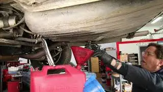Fuel Tank Draining Tip: How to Keep Gas / Diesel Out of Your Arm Pit