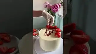 beginner friendly cake design tutorial 🤗 #cakedecorating #cakery #cakedecoratingideas