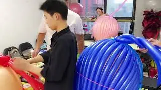 Balloons Can be shaped Like clothes and other iteama 658 270