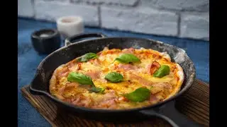 Glazed ham and pineapple pizza