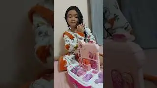 Come play with me with my new mini vanity kit toy for kids