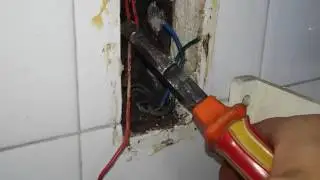 Canal JDB. Ejemplo de cables pegados dentro de la ca&ntilde;er&iacute;a.