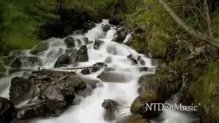 Traditional Chinese Music: Pipa performance: Mountains and Rivers (山河)