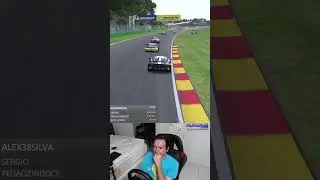Tirando proveito de uma briga! #simracing #lmu #g&ecirc;nio #coletation #spa #cerebro