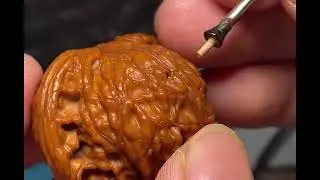 核桃补洞 #手艺人 #文玩爱好者 #核雕 #雕刻Walnut hole filling#Craftsman # Cultural enthusiast#Nuclear carving#Carving