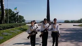 На посту №1, у памятника Неизвестному матросу, Денис Буханин