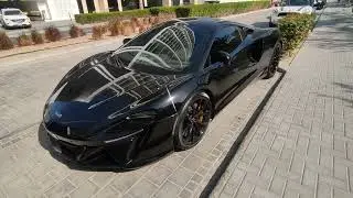 Aapke liye laya Hun Black Color supercar McLaren 