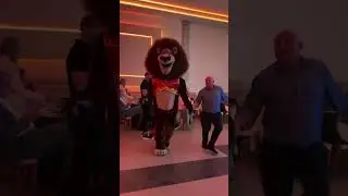 Lion&rsquo;s DnB Rave: Roaring Costume Bass Storm! 🦁🔥🎧 #DrumAndBass #BassEnergy #LionRave #dnb #dance