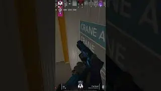 Спрыгнул 😂 #cs #counterstrike #moment #fun #frag #clutch #stream #streamer #кс #клатч