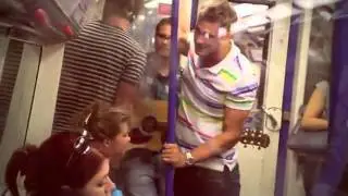 Lee Ryan busking in London I Am Who I Am Acoustic version