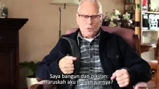 Veteran Belanda menyanyi Indonesia raya