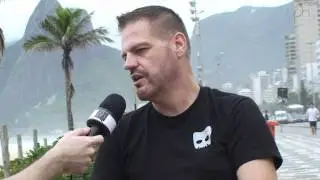 Grindr j&aacute; tem mais de 65 mil usu&aacute;rios no Brasil - Pheeno TV