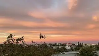 AMAZING sunset reflection on the opposite side to sunset 😍