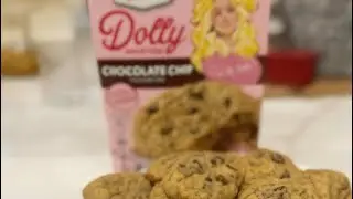 Let&rsquo;s Make and Review Dolly Parton&rsquo;s Chocolate Chip Cookies 🍪 
