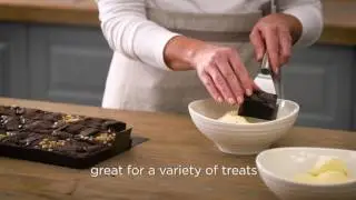 Chicago Metallic Slice Solutions&trade; Brownie Pan