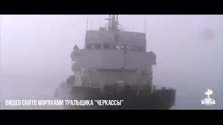 Ukraine War - Ukrainian ship attempts to break out from Russian naval blockade in Crimea Ukraine