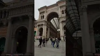 Eur2526 - Piazza del Duomo, Milan