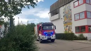 (Tag 15/24)(Erstmalig/4 Frontblitzer) Neues WLF mit AB-Schlauch der FF Pfaffenhofen auf Einsatzfahrt