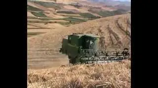 Trebbiatura grano con John Deere 1170 AL 4X4