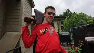 I crochet a battle axe let's test it