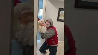 Me mimicking my dad because he love Halloween 🎃