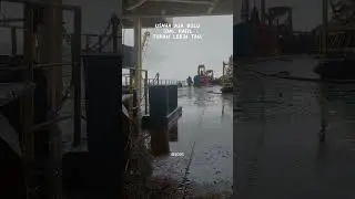 cleaning main deck!!!kapal bulk carrier