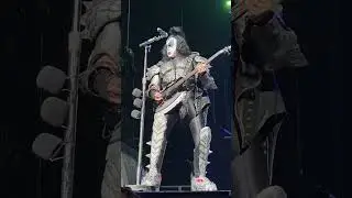 Gene Simmons from the front row - Melbourne - 21/08/2022 Rod Laver Arena