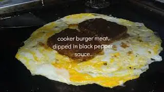Oblong Burger with Black Pepper sauce // Malaysia Street Food