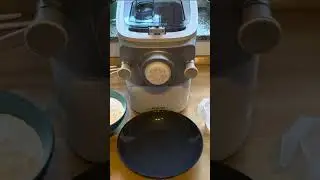 Der Trick mit dem Mehl -  Pasta Maker 7000 Series von Philips