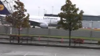 Lufthansa Airbus A319-114 Landing Runway 27R