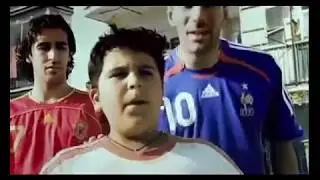Старая футбольная реклама Adidas с выбором игроков