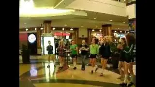 Flash Mob dancing at the Mall