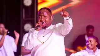 Manukato - Ruach Praise
